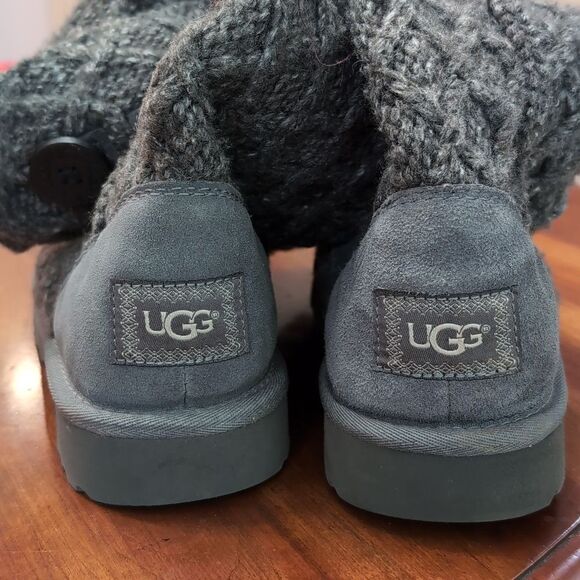 UGG® Australia 'Lattice Cardy' Boot in Charcoal Size 8 - Picture 8 of 10